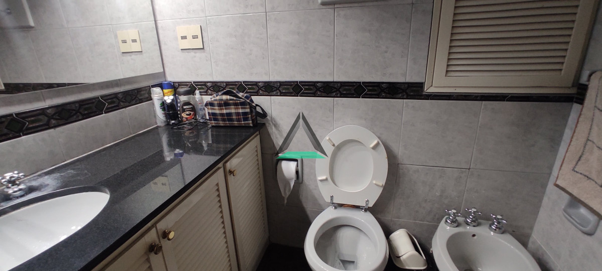 Apartamento ID.50 - EXCELENTE PLANTA PLENO POCITOS DESPEJADO Y SOLEADO 
