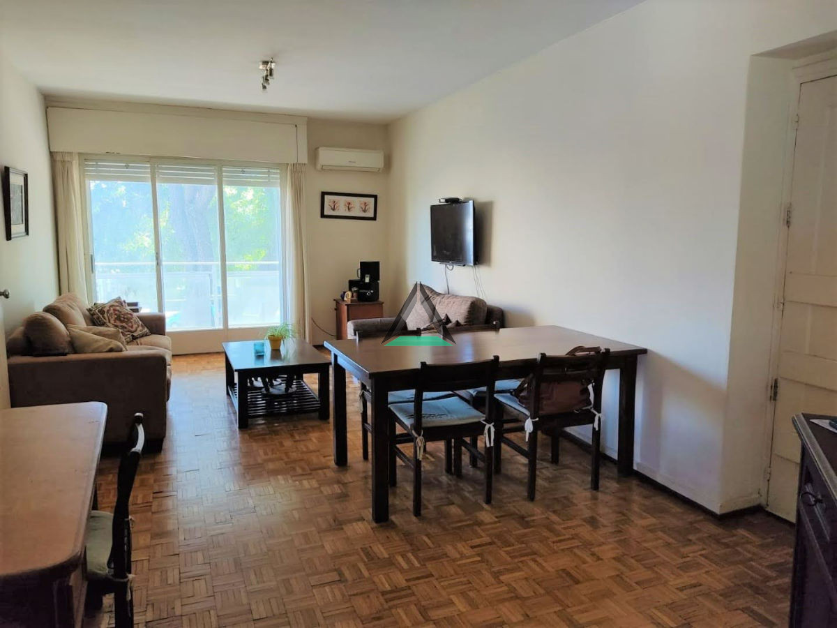 Apartamento ID.23 - VENTA  2 DORM. TRES CRUCES TERRAZAS GDES. 