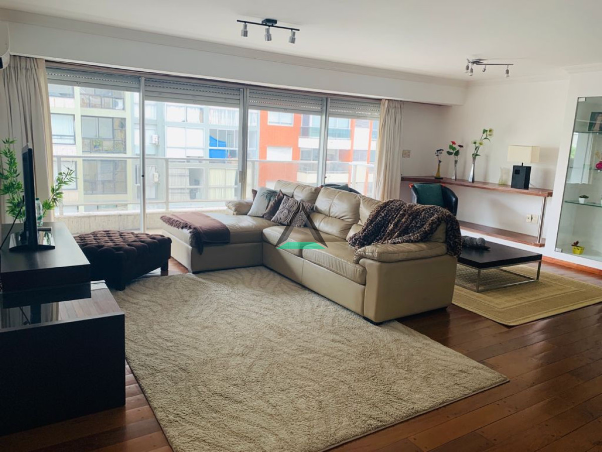 Apartamento ID.2 - Alquiler categoría muebles metros Rambla