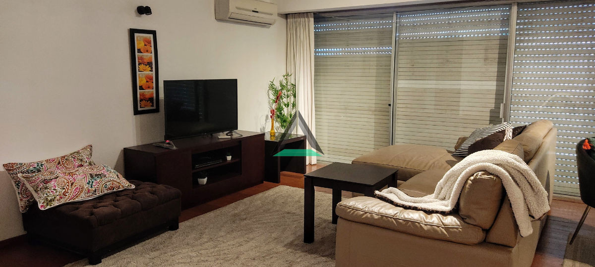 Apartamento ID.2 - Alquiler categoría muebles metros Rambla