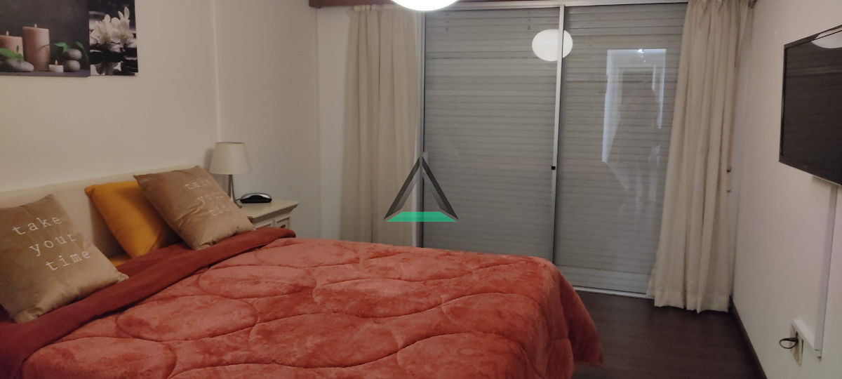 Apartamento ID.2 - Alquiler categoría muebles metros Rambla