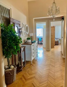 VENTA APARTAMENTO 3 DORMITORIOS SEÑORIAL A NUEVO MUY LUMINOSO