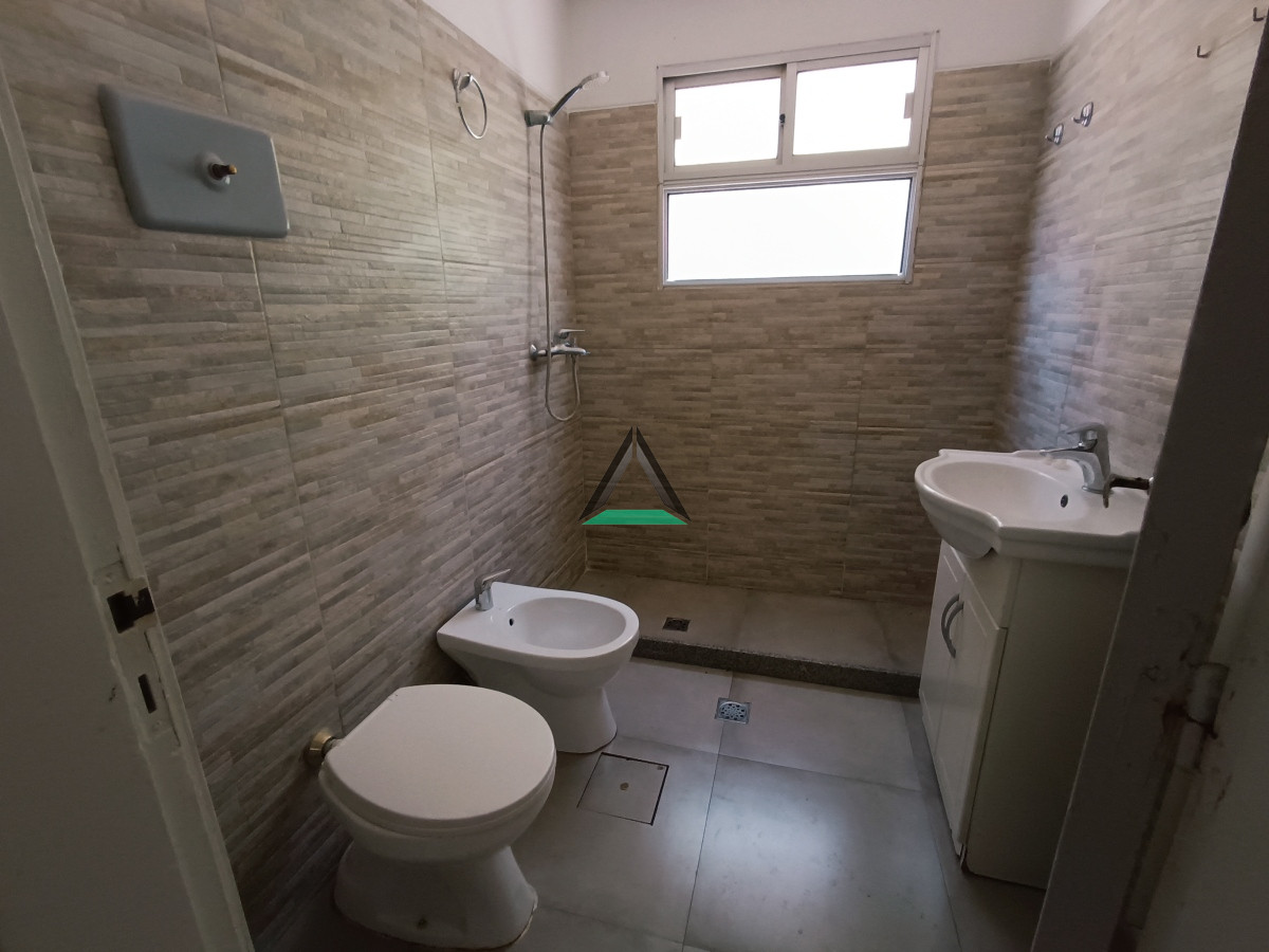 Casa ID.75 - CASA VENTA CARRASCO 4 DORM.  TAJES FRENCH COLEGIOS
