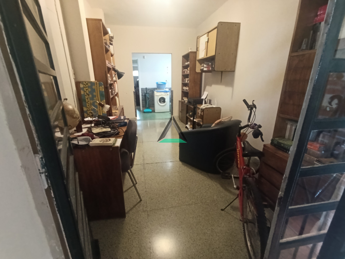 Casa ID.143 - VENTA DE CASA FONDO GARAGE PADRON UNICO