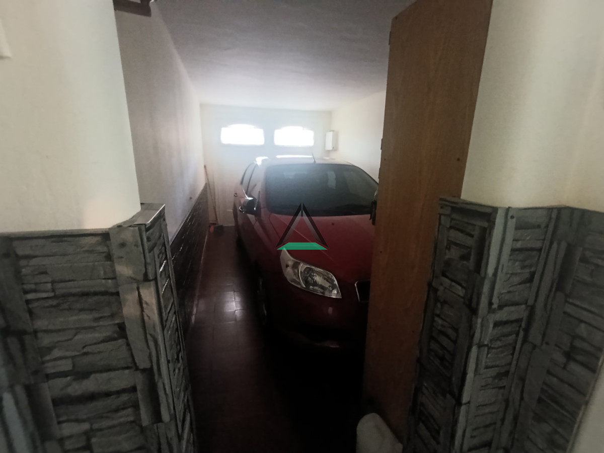 Casa ID.143 - VENTA DE CASA FONDO GARAGE PADRON UNICO