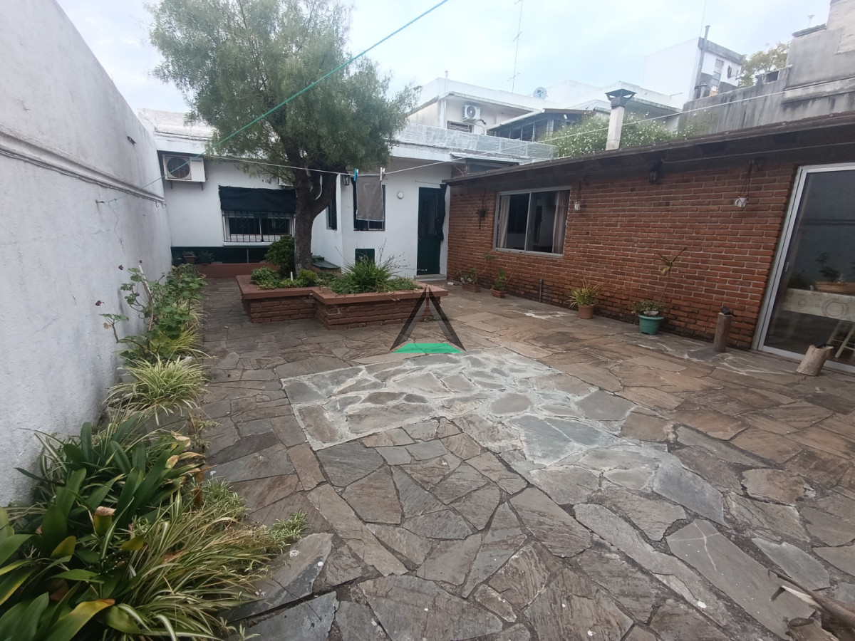 Casa ID.143 - VENTA DE CASA FONDO GARAGE PADRON UNICO