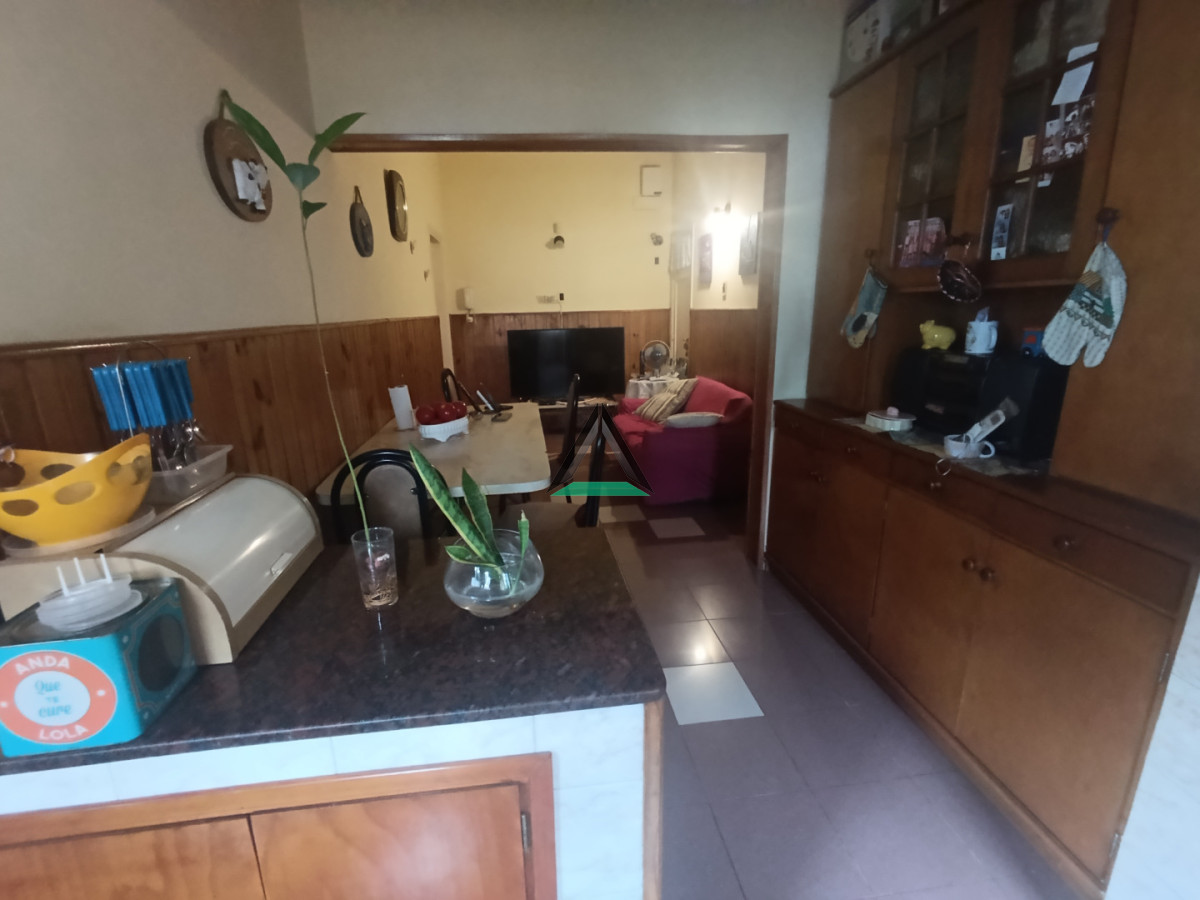 Casa ID.143 - VENTA DE CASA FONDO GARAGE PADRON UNICO