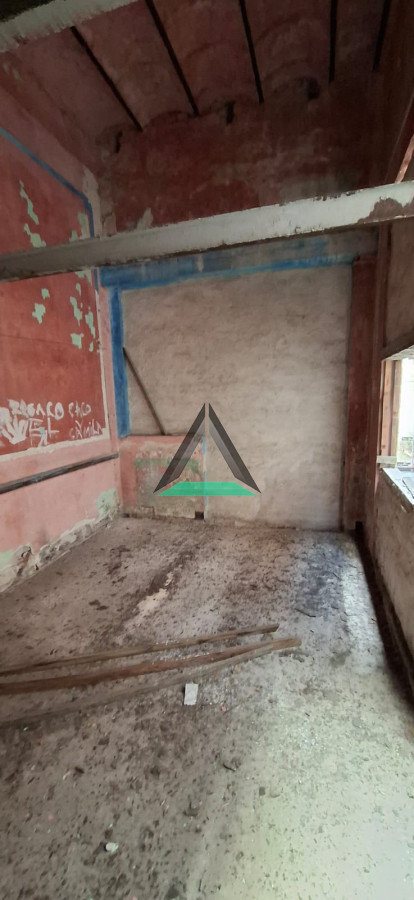 Casa ID.78 - VENTA CASA CIUDAD VIEJA PADRON UNICO PARA RECICLAR A METROS DE PEATONAL 