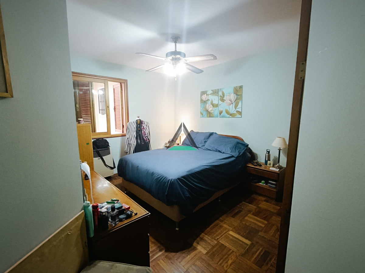 Casa ID.121 - VENTA CASA PH 2 PLANTAS 3 DORMITORIOS 2 BAÑOS TERRAZA CON PARRILLERO GARAGE FIJO COMUNICA CON LA CASA