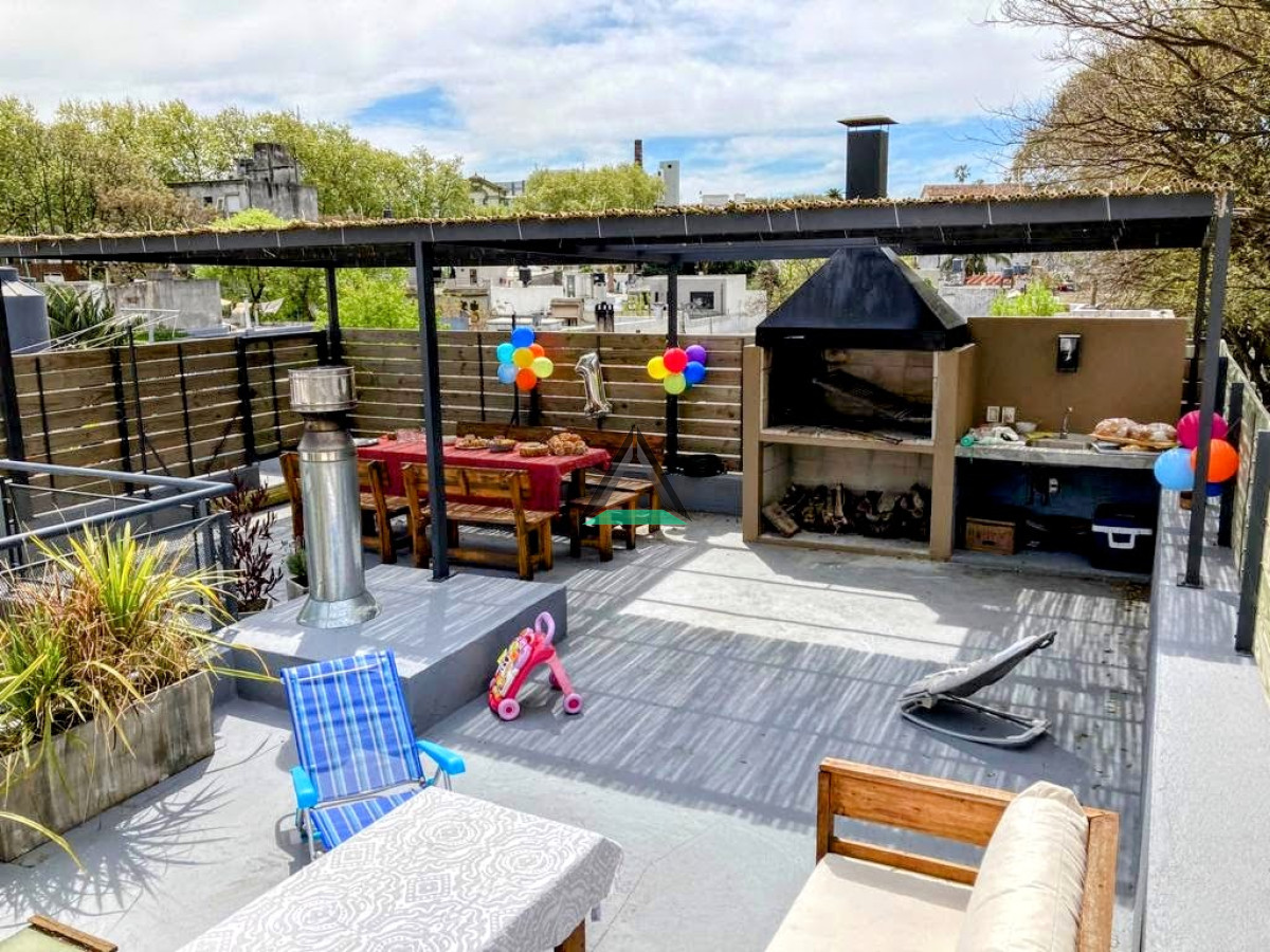 Casa ID.79 - VENTA CASA 2 DOR. 2 BÑOS. PH CON PARRILLERO EXCLUSIVO PARQUE BATLLE POCITOS