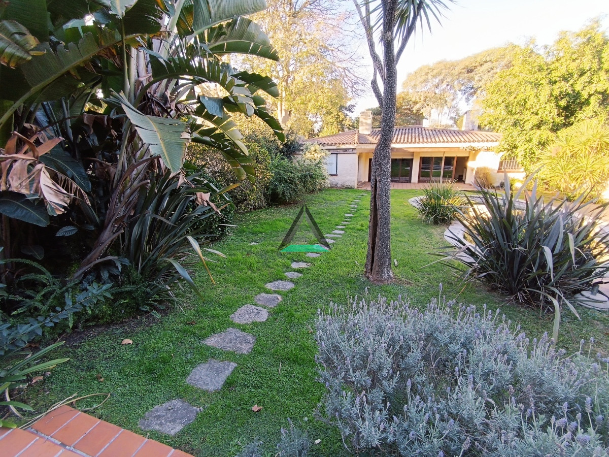 Casa ID.100 - VENTA CASA DE 3 DORMITORIOS EN CARRASCO SUR