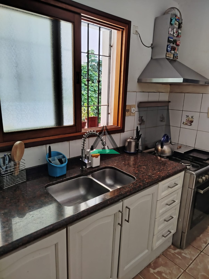 Casa ID.103 - OPORTUNIDAD CASA EN PH MUY SEGURA CON GARAGE FIJO PARQUE BATLLE POCITOS