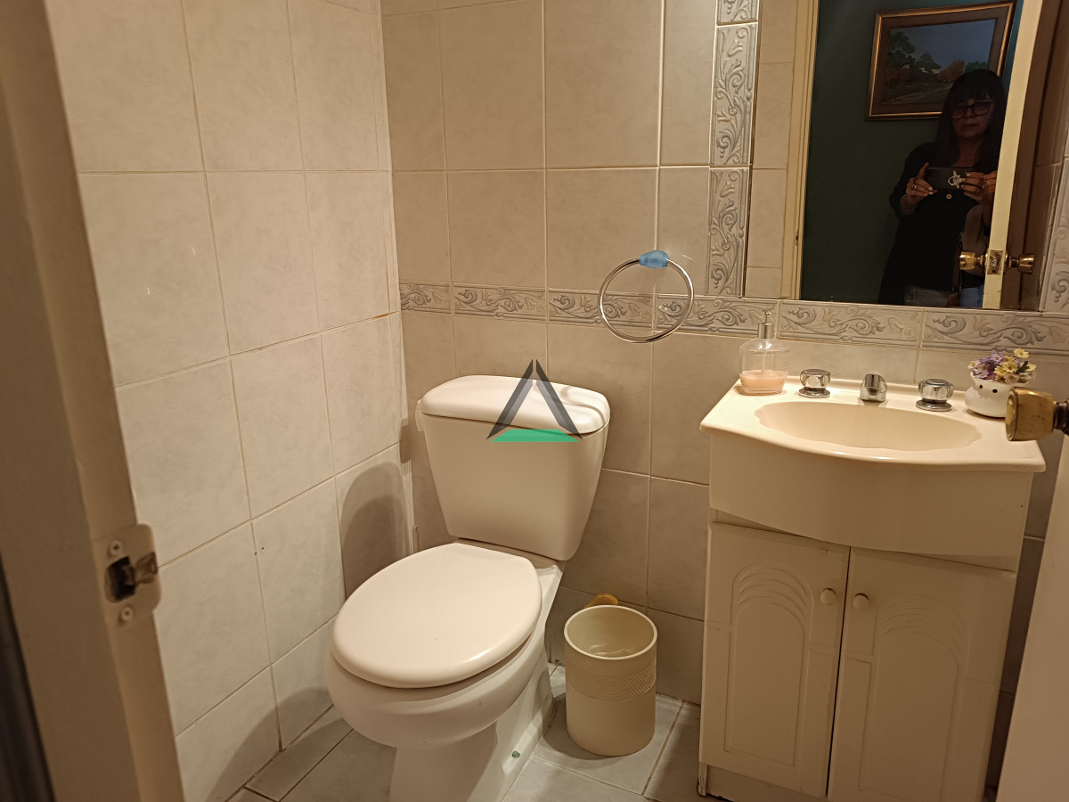 Casa ID.121 - VENTA CASA PH 2 PLANTAS 3 DORMITORIOS 2 BAÑOS TERRAZA CON PARRILLERO GARAGE FIJO COMUNICA CON LA CASA