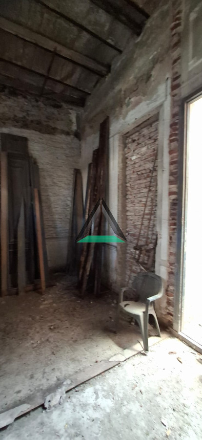 Casa ID.78 - VENTA CASA CIUDAD VIEJA PADRON UNICO PARA RECICLAR A METROS DE PEATONAL 