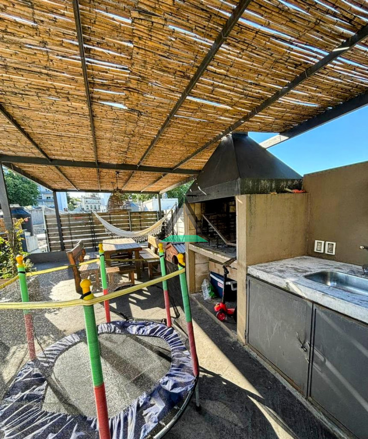 Casa ID.79 - VENTA CASA 2 DOR. 2 BÑOS. PH CON PARRILLERO EXCLUSIVO PARQUE BATLLE POCITOS