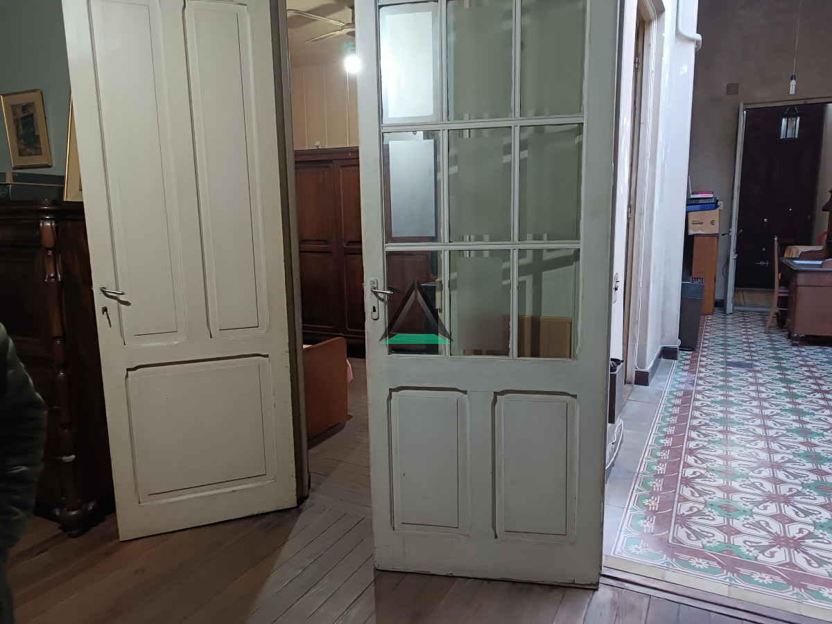 Casa ID.13 - VENTA CASA CORDON SUR PADRIN UNICO DOBLE ALTURA  