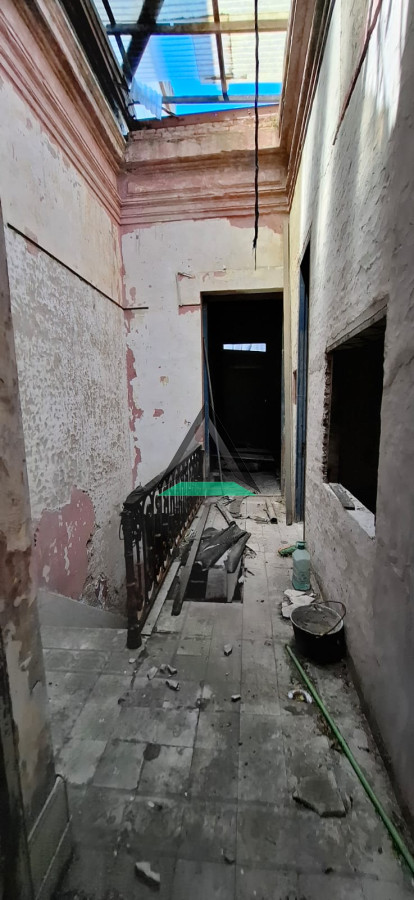 Casa ID.78 - VENTA CASA CIUDAD VIEJA PADRON UNICO PARA RECICLAR A METROS DE PEATONAL 