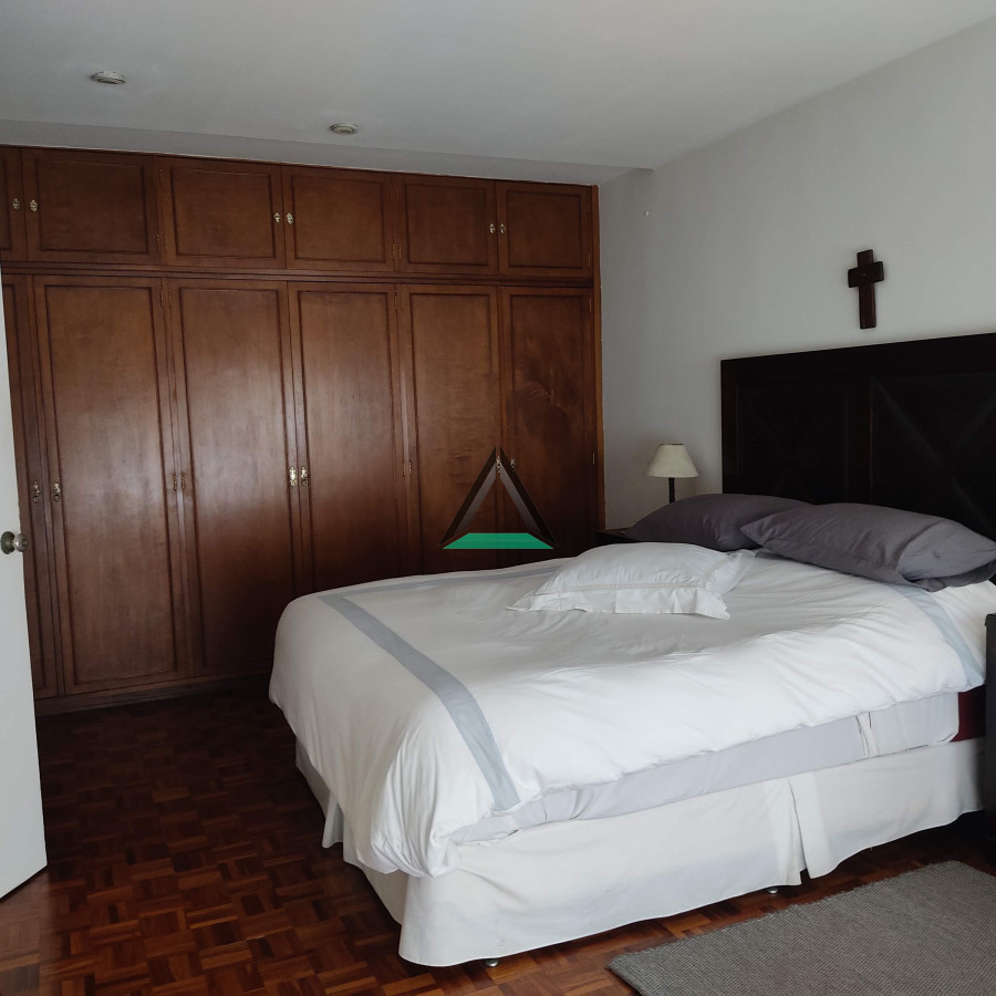 Casa ID.120 - VENTA CASA 4 DORMITORIOS EN PH ESTILO HOUSING, BUEN METRAJE, PARRILLERO TECHADO, COCHERA 2 AUTOS, EXCELENTE ESTADO Y CONSTRUCCION