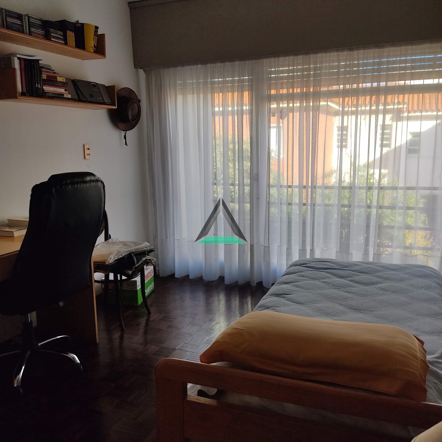 Casa ID.120 - VENTA CASA 4 DORMITORIOS EN PH ESTILO HOUSING, BUEN METRAJE, PARRILLERO TECHADO, COCHERA 2 AUTOS, EXCELENTE ESTADO Y CONSTRUCCION