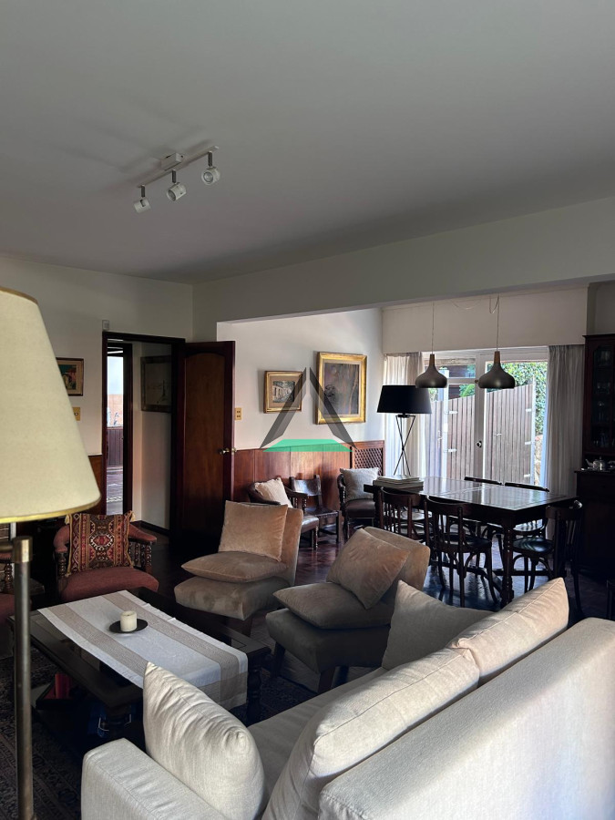 Casa ID.120 - VENTA CASA 4 DORMITORIOS EN PH ESTILO HOUSING, BUEN METRAJE, PARRILLERO TECHADO, COCHERA 2 AUTOS, EXCELENTE ESTADO Y CONSTRUCCION