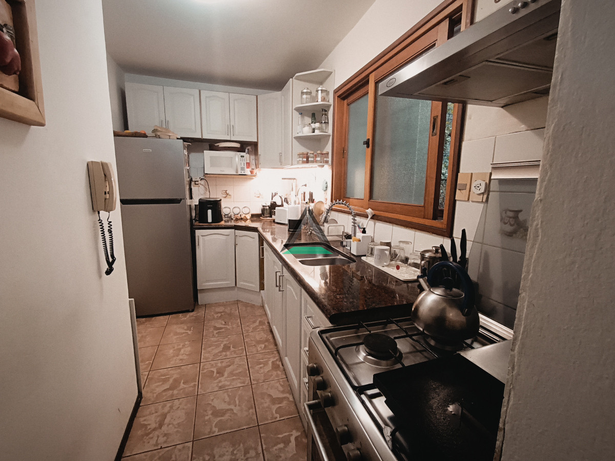 Casa ID.121 - VENTA CASA PH 2 PLANTAS 3 DORMITORIOS 2 BAÑOS TERRAZA CON PARRILLERO GARAGE FIJO COMUNICA CON LA CASA