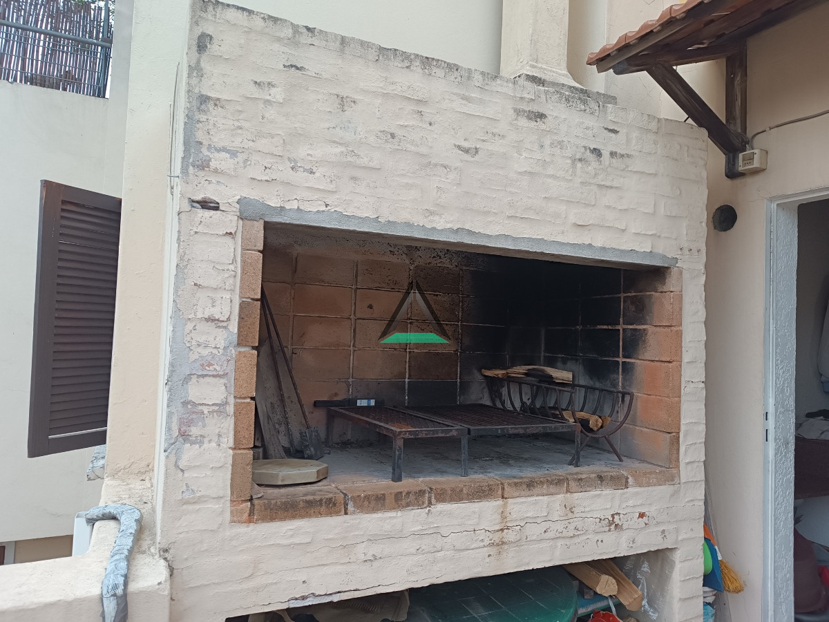 Casa ID.103 - OPORTUNIDAD CASA EN PH MUY SEGURA CON GARAGE FIJO PARQUE BATLLE POCITOS