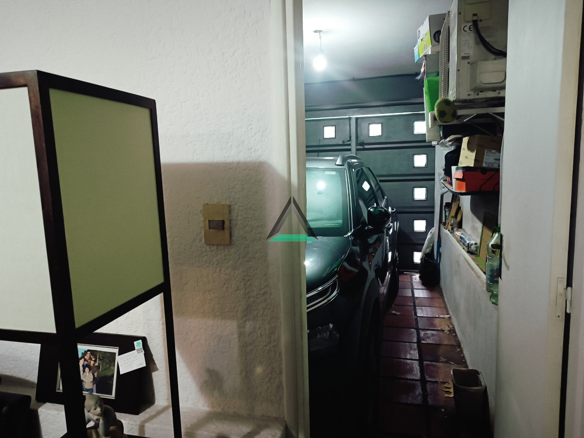 Casa ID.103 - OPORTUNIDAD CASA EN PH MUY SEGURA CON GARAGE FIJO PARQUE BATLLE POCITOS