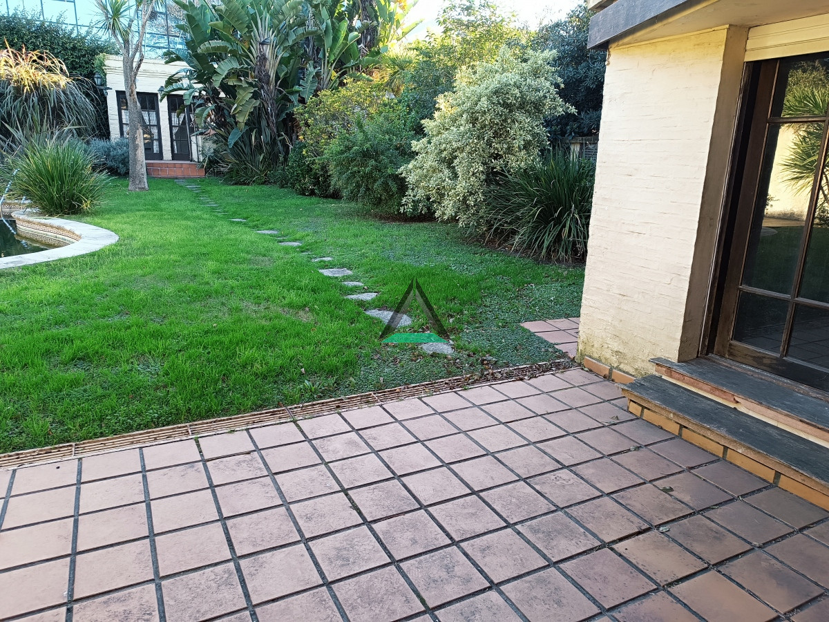Casa ID.100 - VENTA CASA DE 3 DORMITORIOS EN CARRASCO SUR