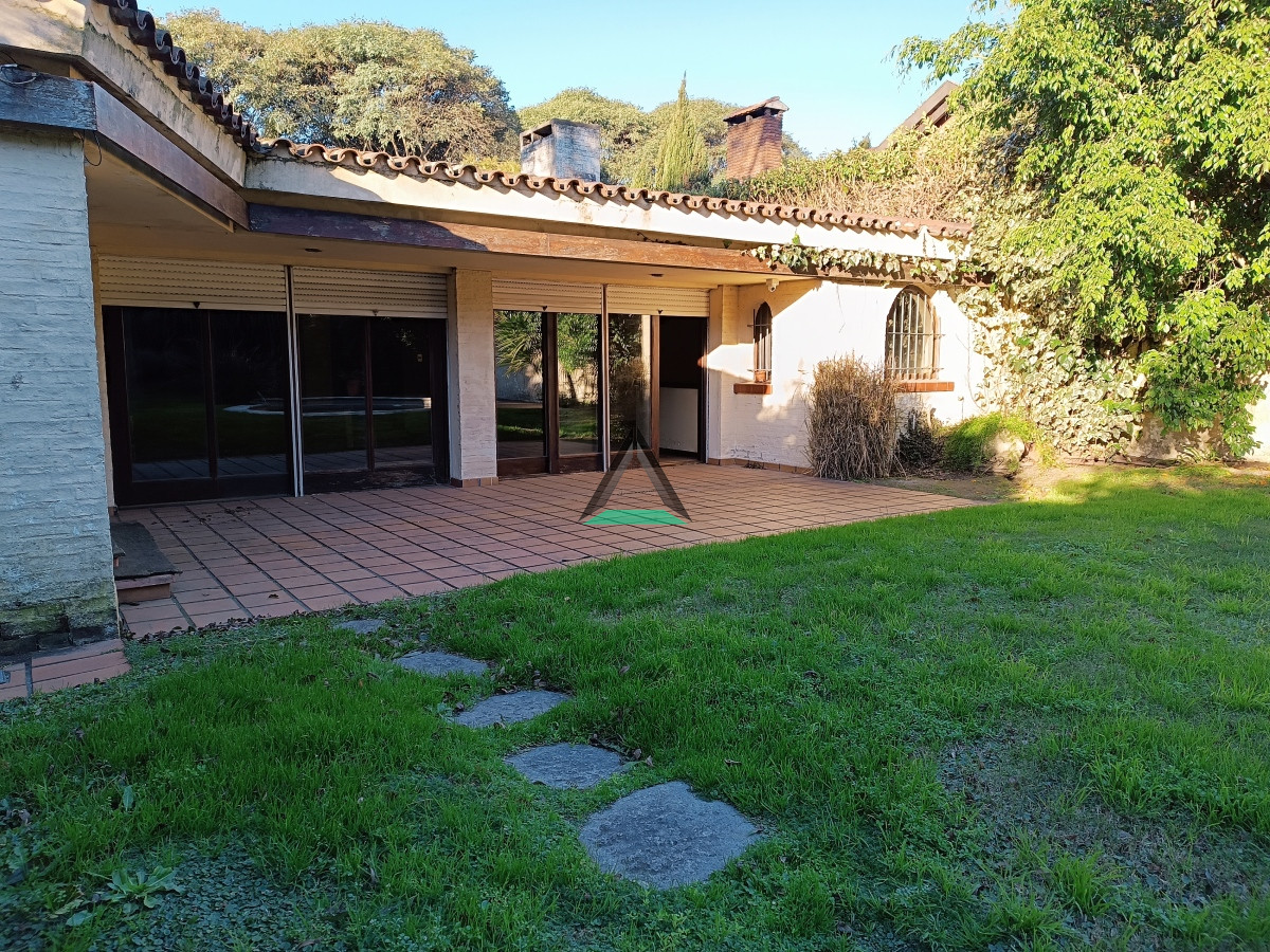 Casa ID.100 - VENTA CASA DE 3 DORMITORIOS EN CARRASCO SUR