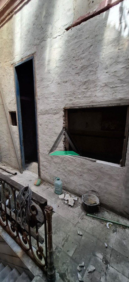 Casa ID.78 - VENTA CASA CIUDAD VIEJA PADRON UNICO PARA RECICLAR A METROS DE PEATONAL 