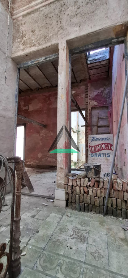 Casa ID.78 - VENTA CASA CIUDAD VIEJA PADRON UNICO PARA RECICLAR A METROS DE PEATONAL 