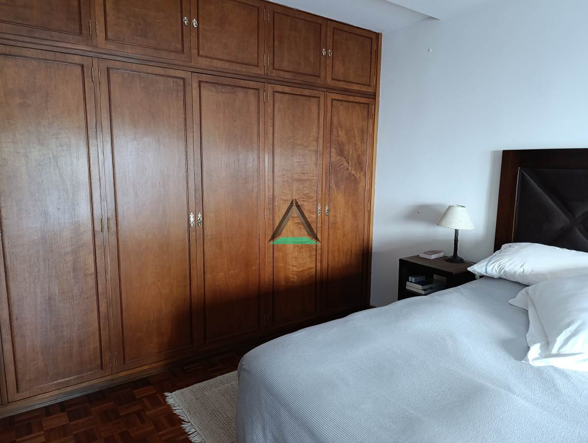 Casa ID.122 - VENTA CASA BARRIO JARDIN J.CESAR Y 26 DE MARZO 4 DORM. COCHERA 2 AUTOS