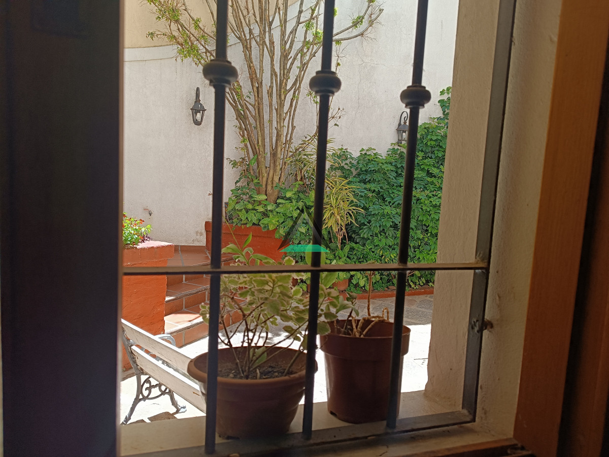 Casa ID.121 - VENTA CASA PH 2 PLANTAS 3 DORMITORIOS 2 BAÑOS TERRAZA CON PARRILLERO GARAGE FIJO COMUNICA CON LA CASA