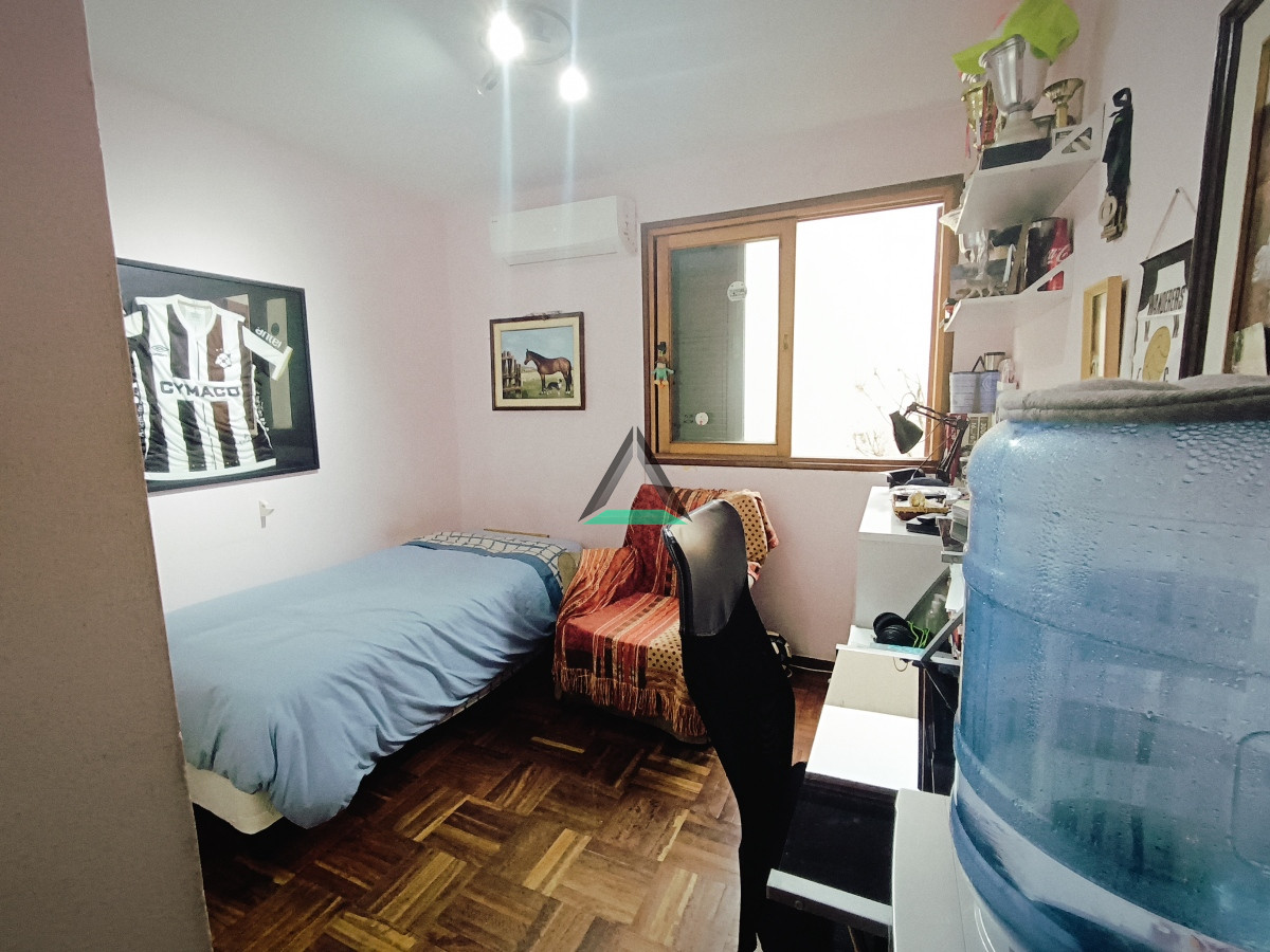 Casa ID.103 - OPORTUNIDAD CASA EN PH MUY SEGURA CON GARAGE FIJO PARQUE BATLLE POCITOS