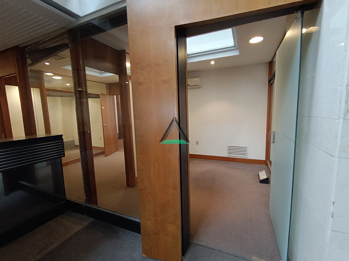 Local Comercial ID.107 - LOCAL EN ALQUILER EN CORAZON FINANCIERO DE LA CIUDAD VIEJA