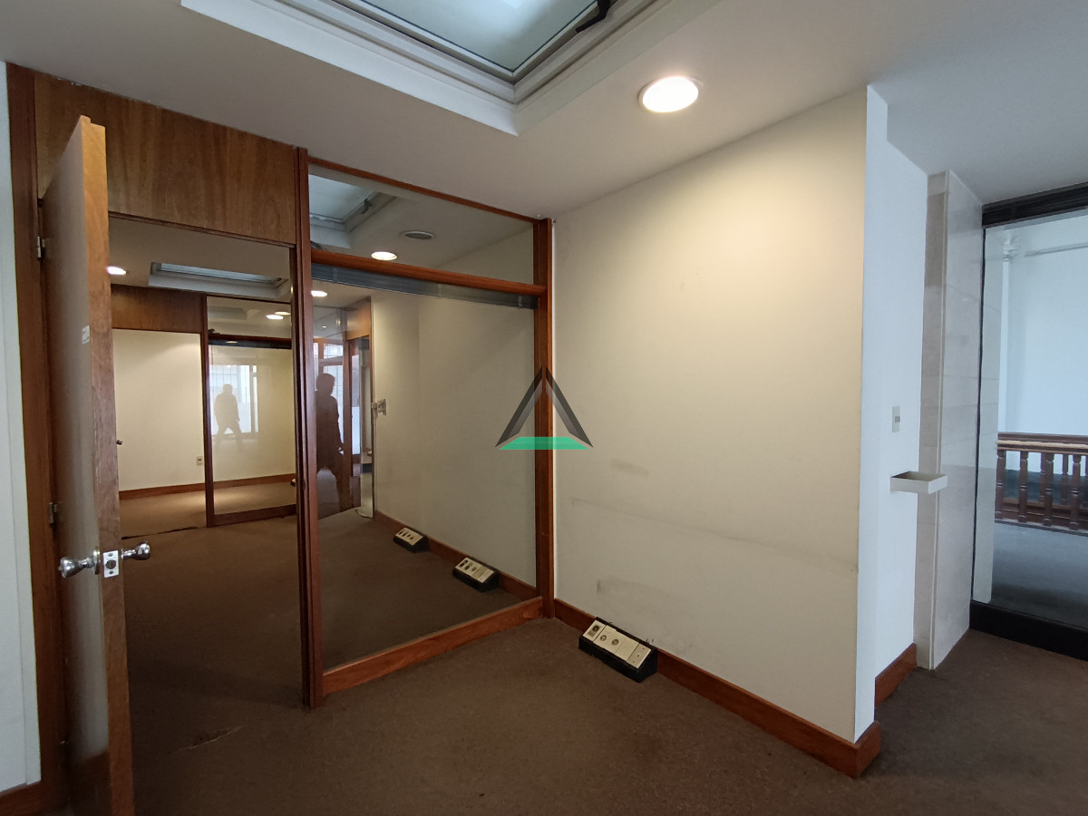 Local Comercial ID.107 - LOCAL EN ALQUILER EN CORAZON FINANCIERO DE LA CIUDAD VIEJA