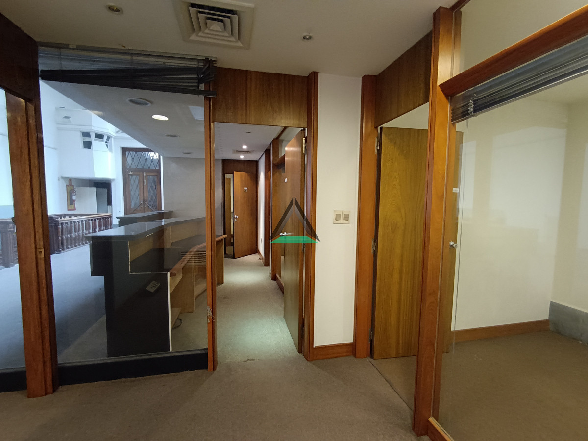 Local Comercial ID.107 - LOCAL EN ALQUILER EN CORAZON FINANCIERO DE LA CIUDAD VIEJA