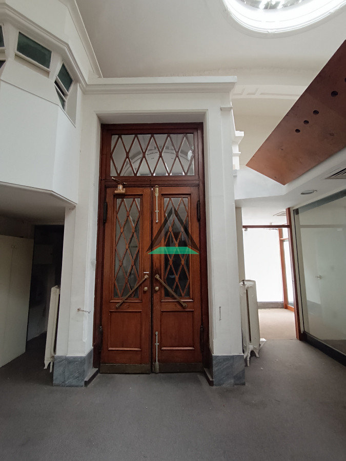 Local Comercial ID.107 - LOCAL EN ALQUILER EN CORAZON FINANCIERO DE LA CIUDAD VIEJA