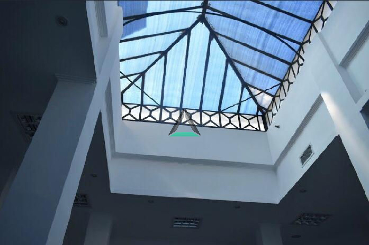 Local Comercial ID.16 - Oficina Alquiler A Metros De Los Bancos