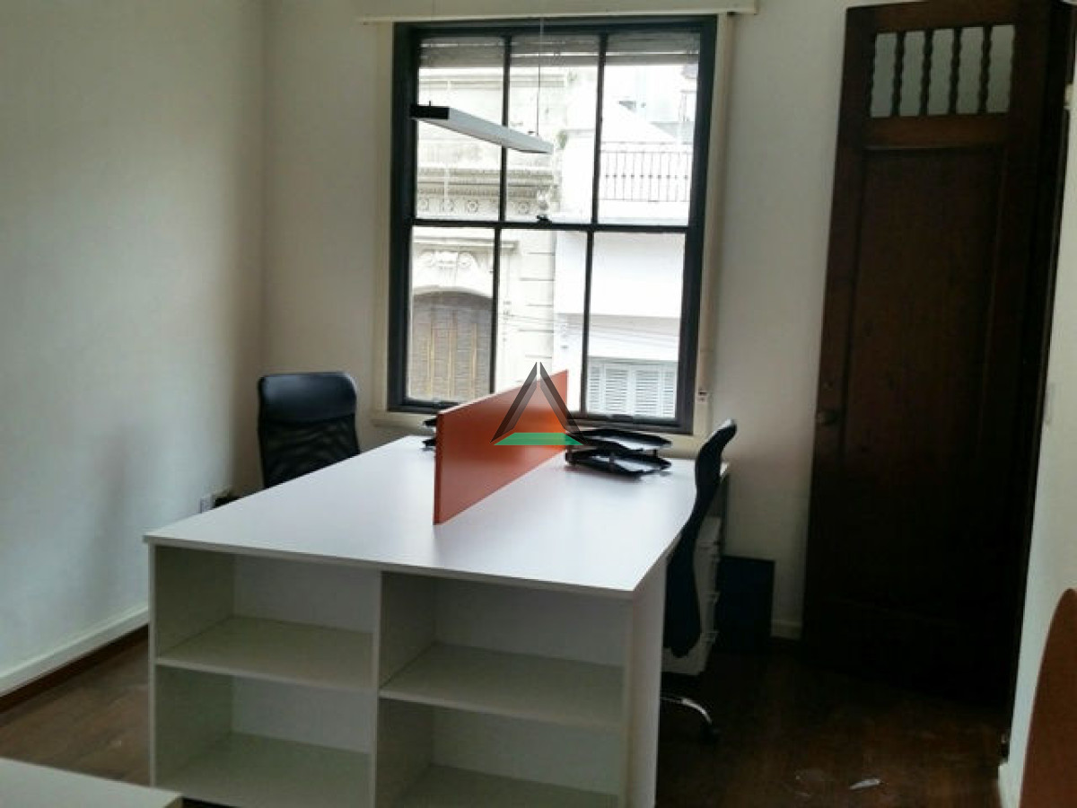 Local Comercial ID.25 - OFICINA DE CATEGORIA PEATONAL Y MISIONES 
