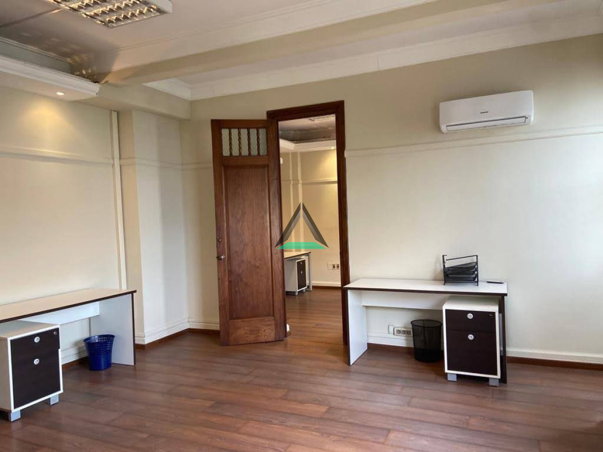 Local Comercial ID.25 - OFICINA DE CATEGORIA PEATONAL Y MISIONES 