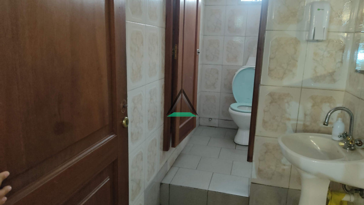 Local Comercial ID.32 - LOCAL COMERCIAL 250 mts.2 TRES CRUCES