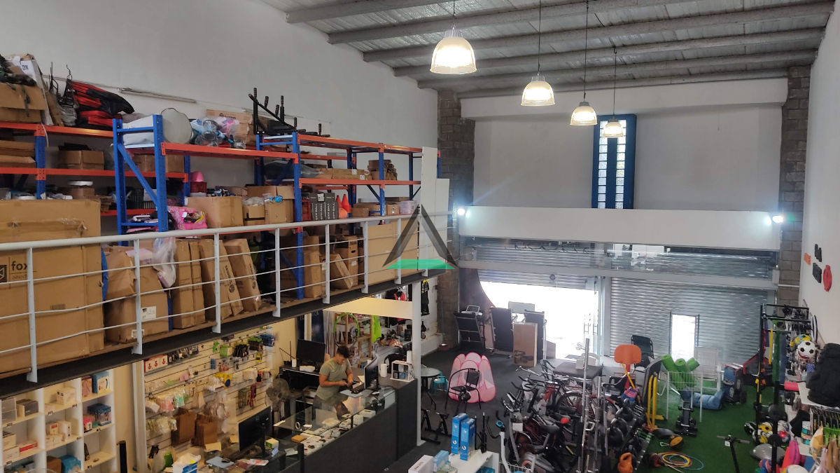 Local Comercial ID.32 - LOCAL COMERCIAL 250 mts.2 TRES CRUCES