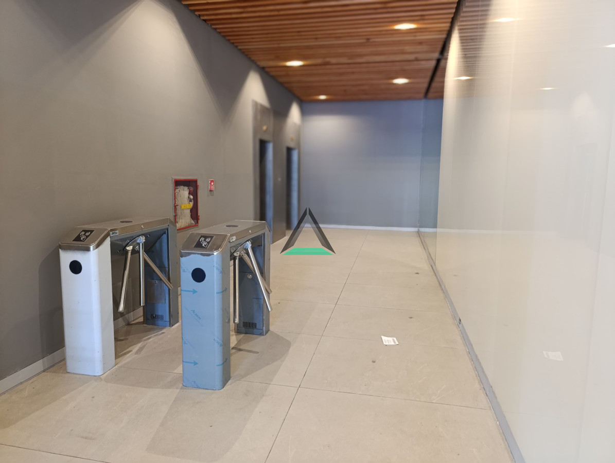 Oficina ID.127 - ALQUILER OFICINA PLAZA INDEPENDENCIA FRENTE PRESIDENCIA CATEGORIA MODERNA