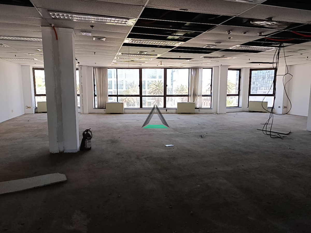 Oficina ID.127 - ALQUILER OFICINA PLAZA INDEPENDENCIA FRENTE PRESIDENCIA CATEGORIA MODERNA