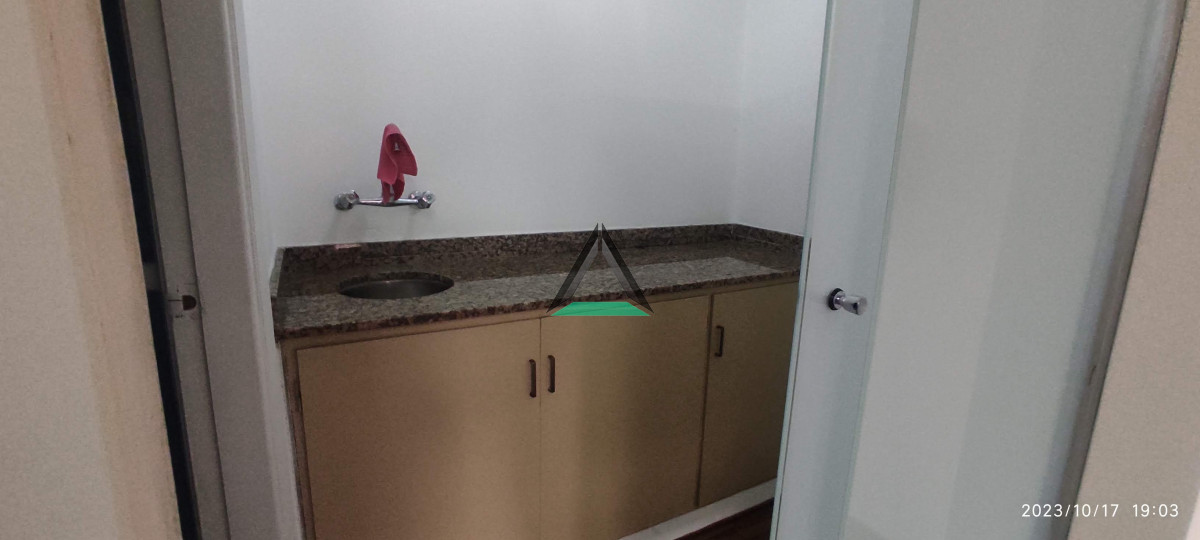 Oficina ID.60 - OFICINA MUY LUMINOSA  CIUDAD VIEJA MISIONES Y SARANDI