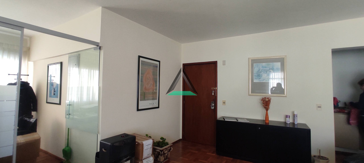 Oficina ID.60 - OFICINA MUY LUMINOSA  CIUDAD VIEJA MISIONES Y SARANDI
