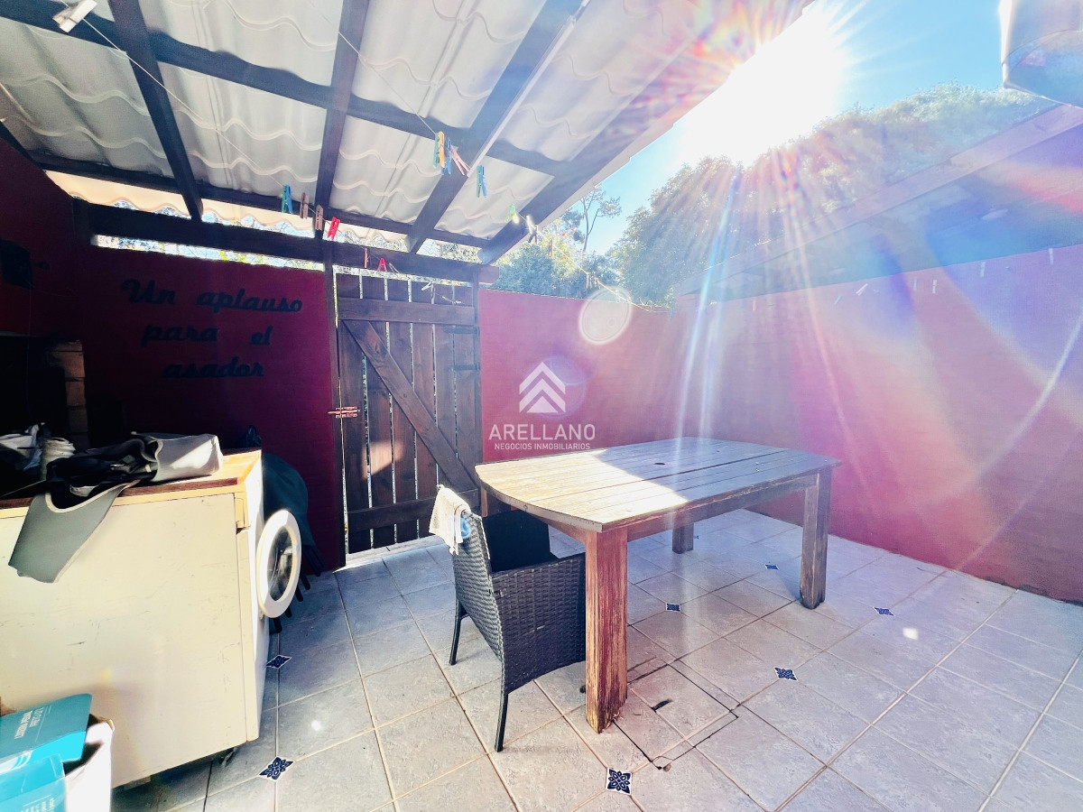Casa ID.3816 - Venta Casa Duplex 3 Dormitorios, Zona Cantegril con piscina.