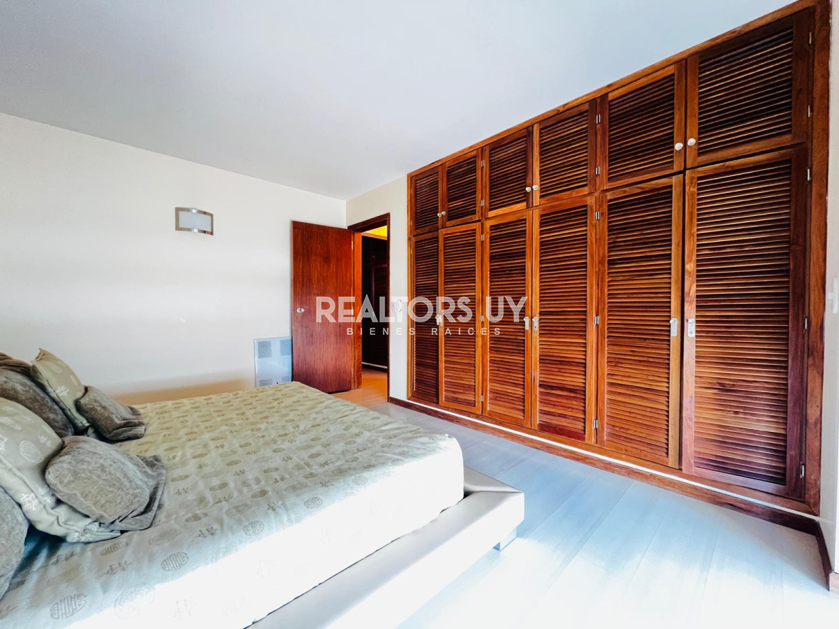 Apartamento ID.868 - Apartamento - Playa Mansa 4 dormitorio