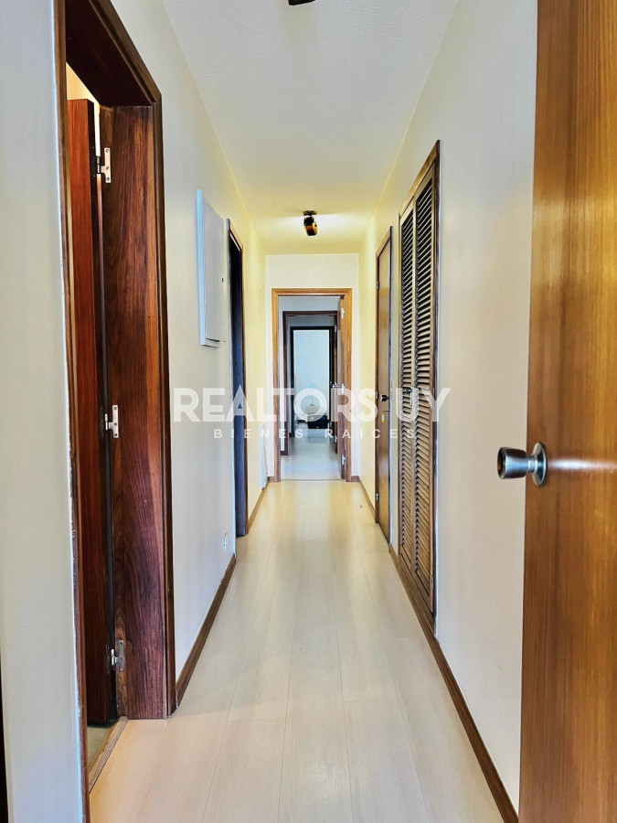 Apartamento ID.868 - Apartamento - Playa Mansa 4 dormitorio